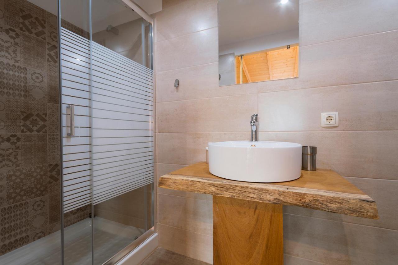 Luca Mare Bed & Breakfast Gouvia Exterior photo