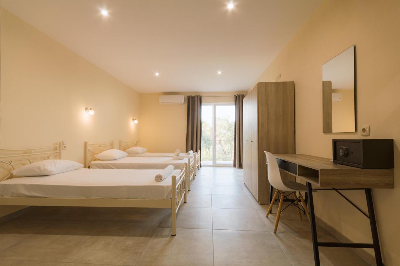 Luca Mare Bed & Breakfast Gouvia Exterior photo