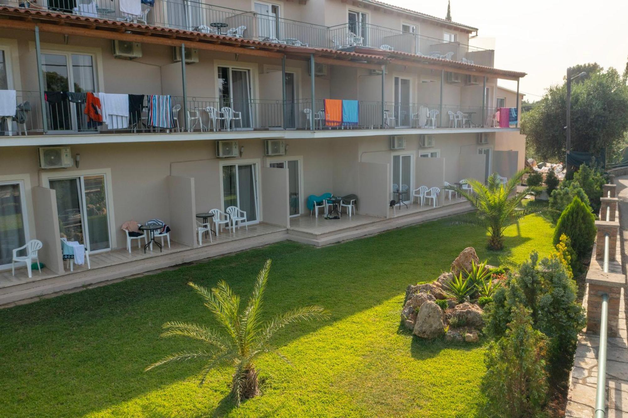 Luca Mare Bed & Breakfast Gouvia Exterior photo
