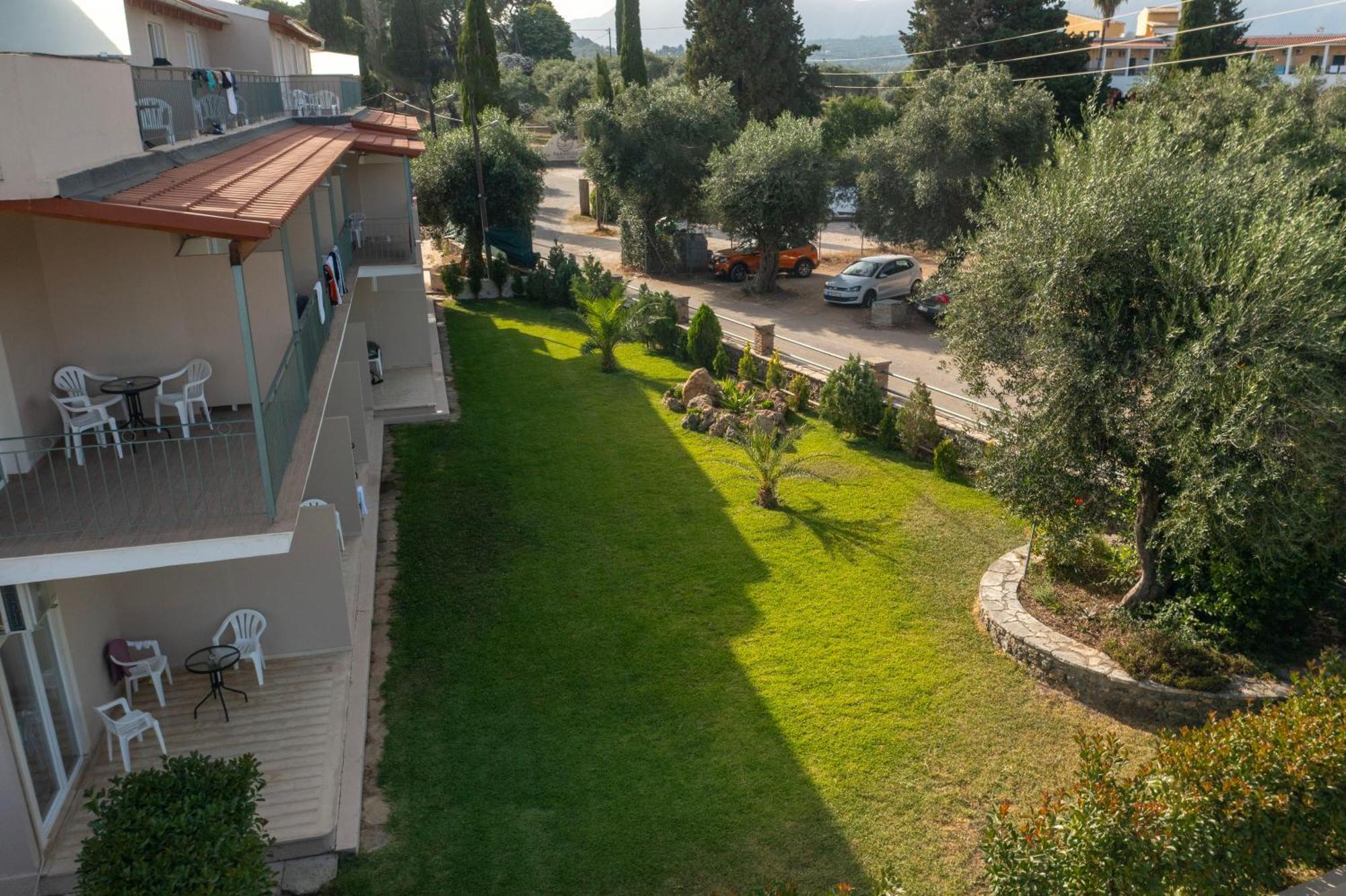 Luca Mare Bed & Breakfast Gouvia Exterior photo