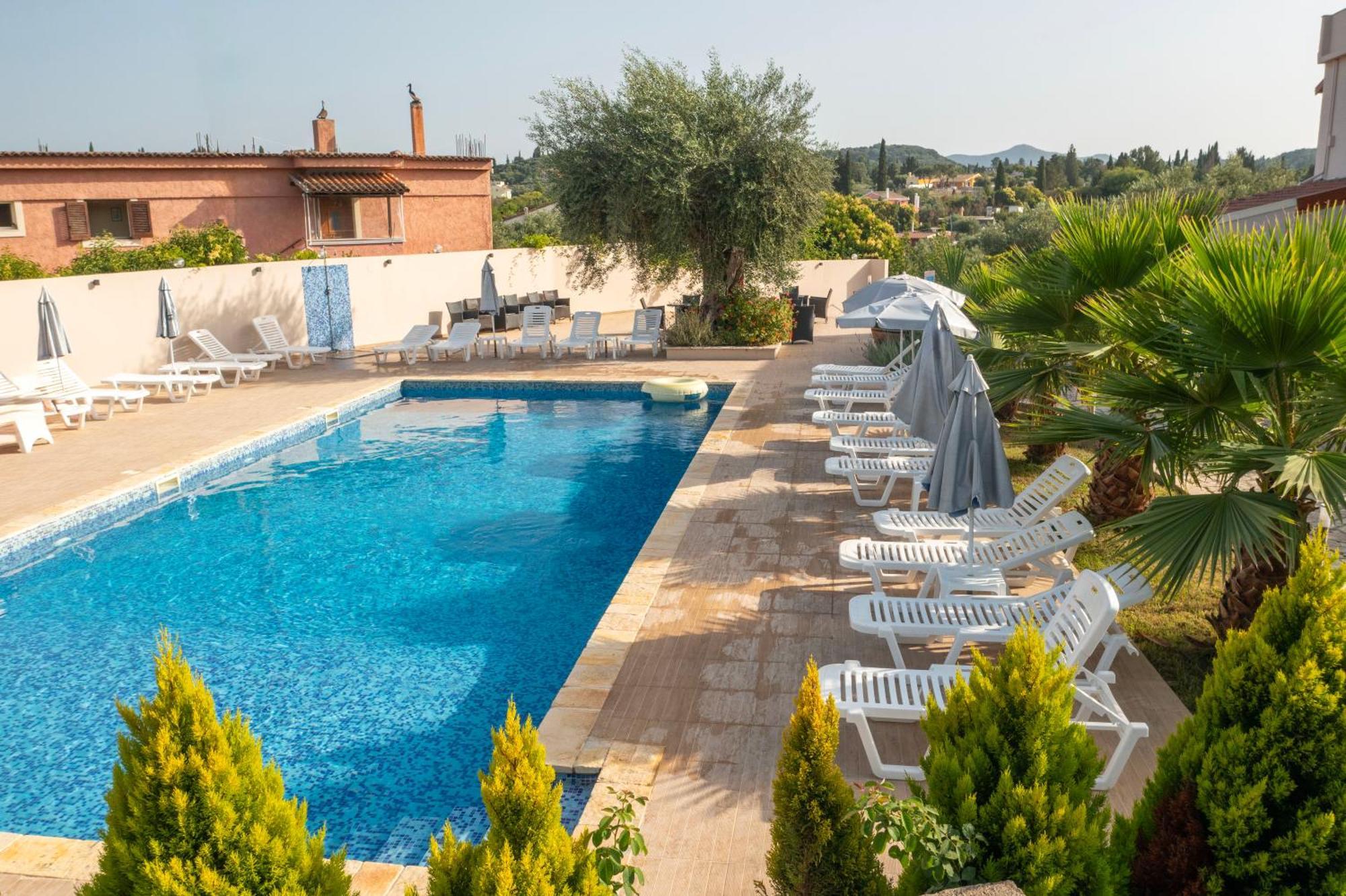 Luca Mare Bed & Breakfast Gouvia Exterior photo