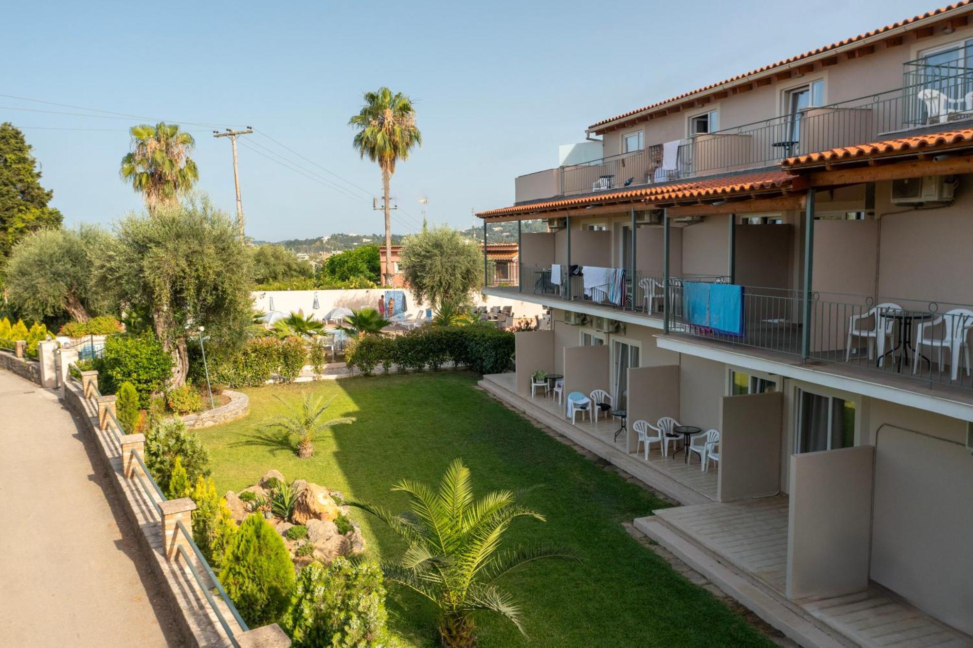 Luca Mare Bed & Breakfast Gouvia Exterior photo