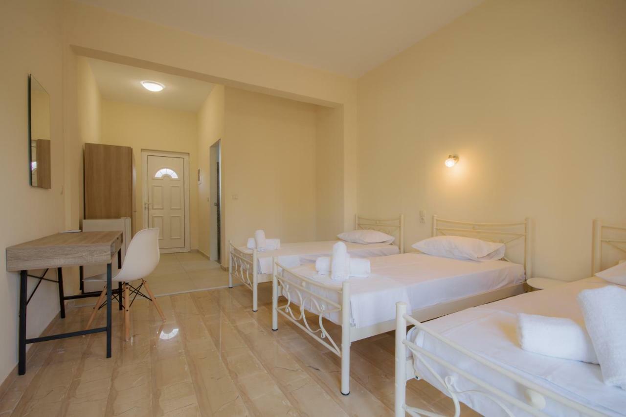 Luca Mare Bed & Breakfast Gouvia Exterior photo